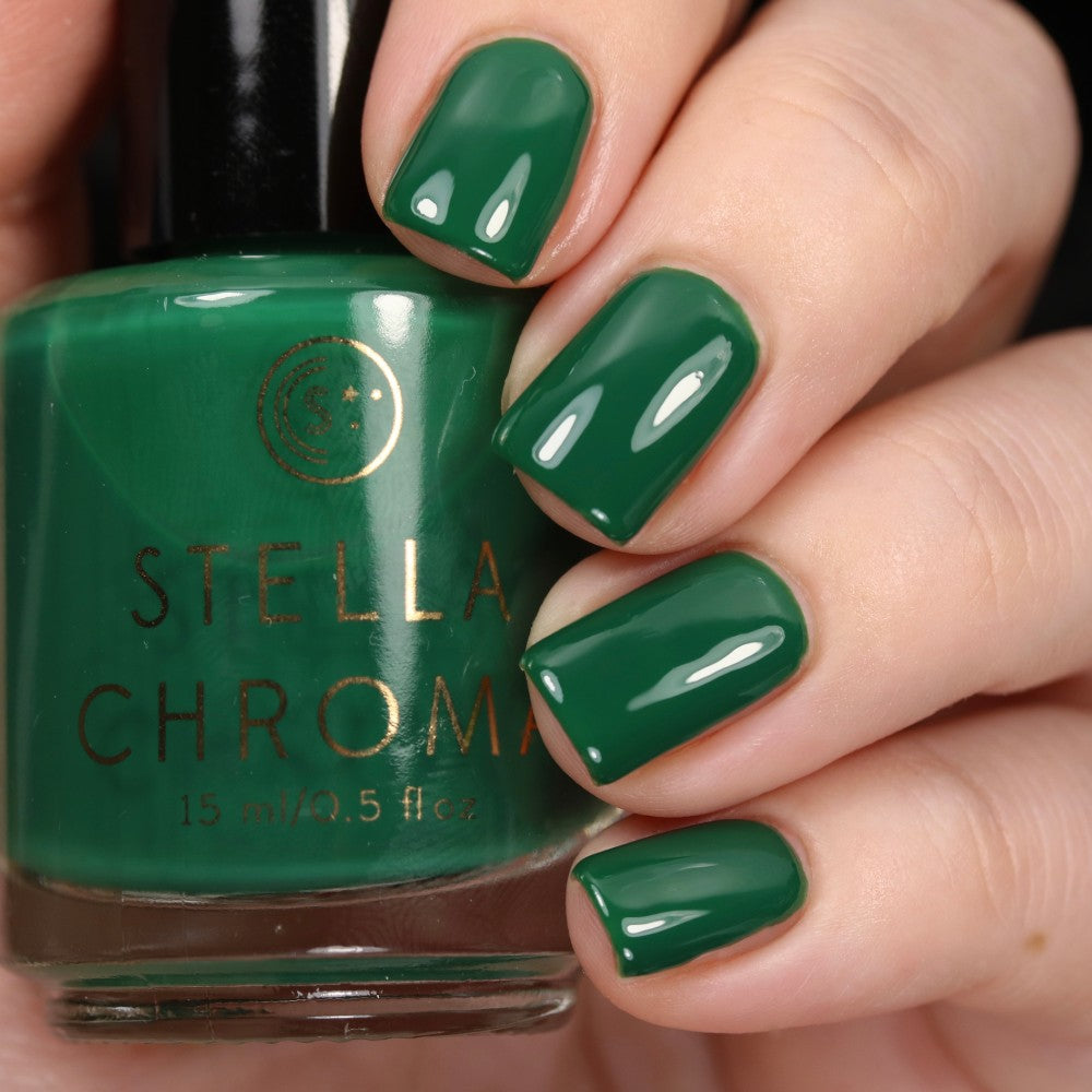 Dark Green Nails: Unleashing Fashion and Style Tips | by Nailkicks | Medium